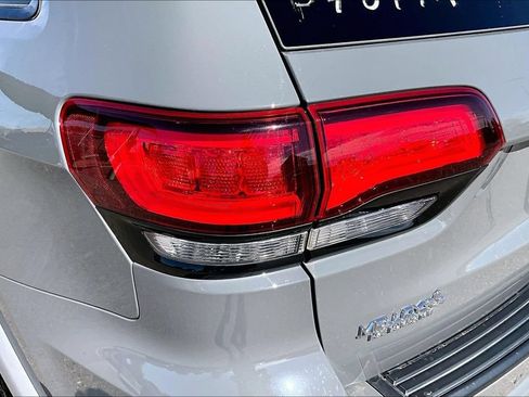 Used 2021 Jeep Grand Cherokee Laredo X RWD image 22