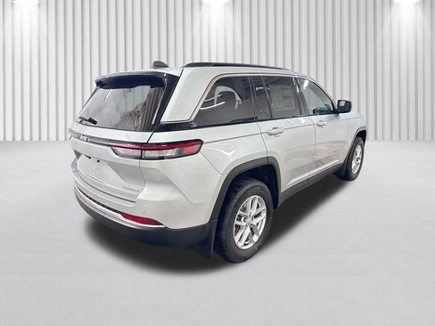 New 2025 Jeep Grand Cherokee Laredo X image 5