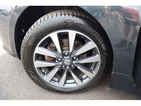 Used 2017 Nissan Altima 2.5 SV image 13