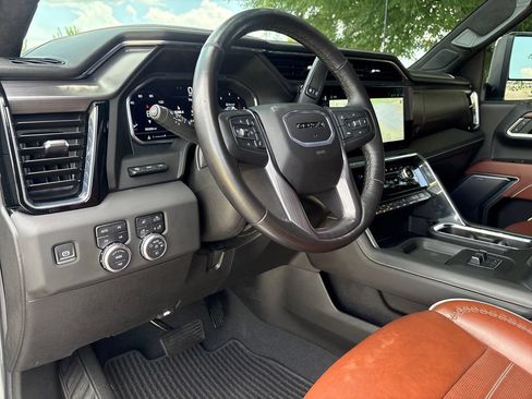 Certified 2025 GMC Sierra 2500 Denali Ultimate w/ Max Trailering Package AWD/4WD image 14