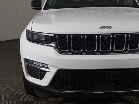 Used 2023 Jeep Grand Cherokee Limited w/ Luxury Tech Group II image 15