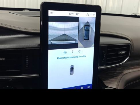 Used 2023 Ford Explorer Platinum w/ Technology Package image 59