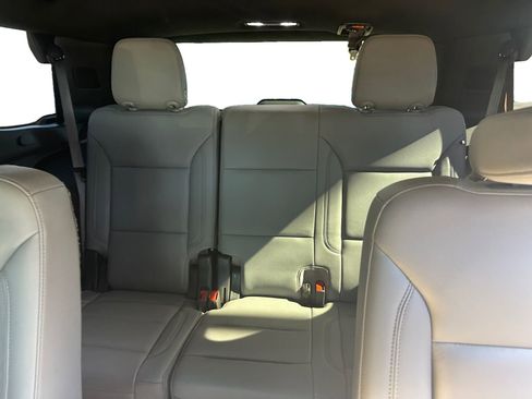 Used 2021 Chevrolet Tahoe Z71 w/ Z71 Signature Package image 16