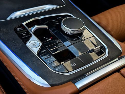 Certified 2023 BMW X7 xDrive40i w/ Premium Package image 17