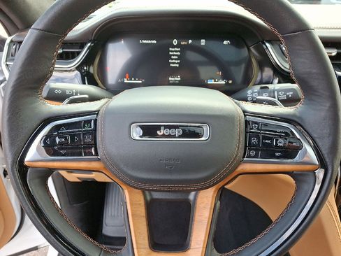 Certified 2025 Jeep Grand Cherokee L Summit AWD/4WD image 16