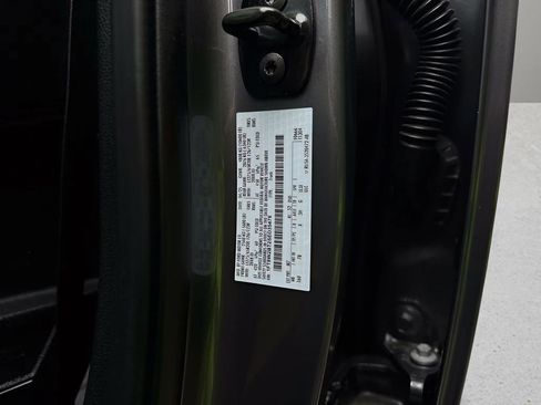 Used 2025 Ford F250 Platinum w/ FX4 Off-Road Package image 2