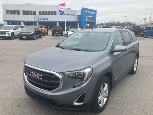 Used 2020 GMC Terrain SLE image 4