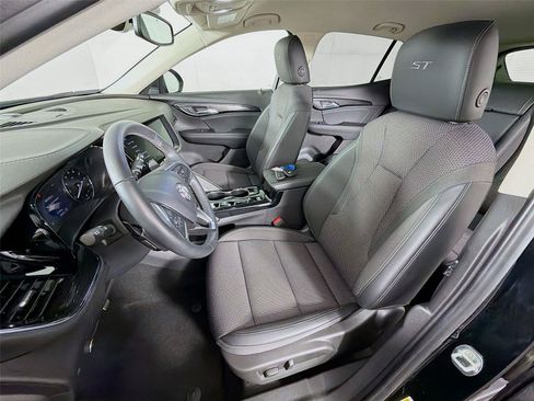 Used 2023 Buick Envision Preferred w/ Sport Touring Package AWD/4WD image 2