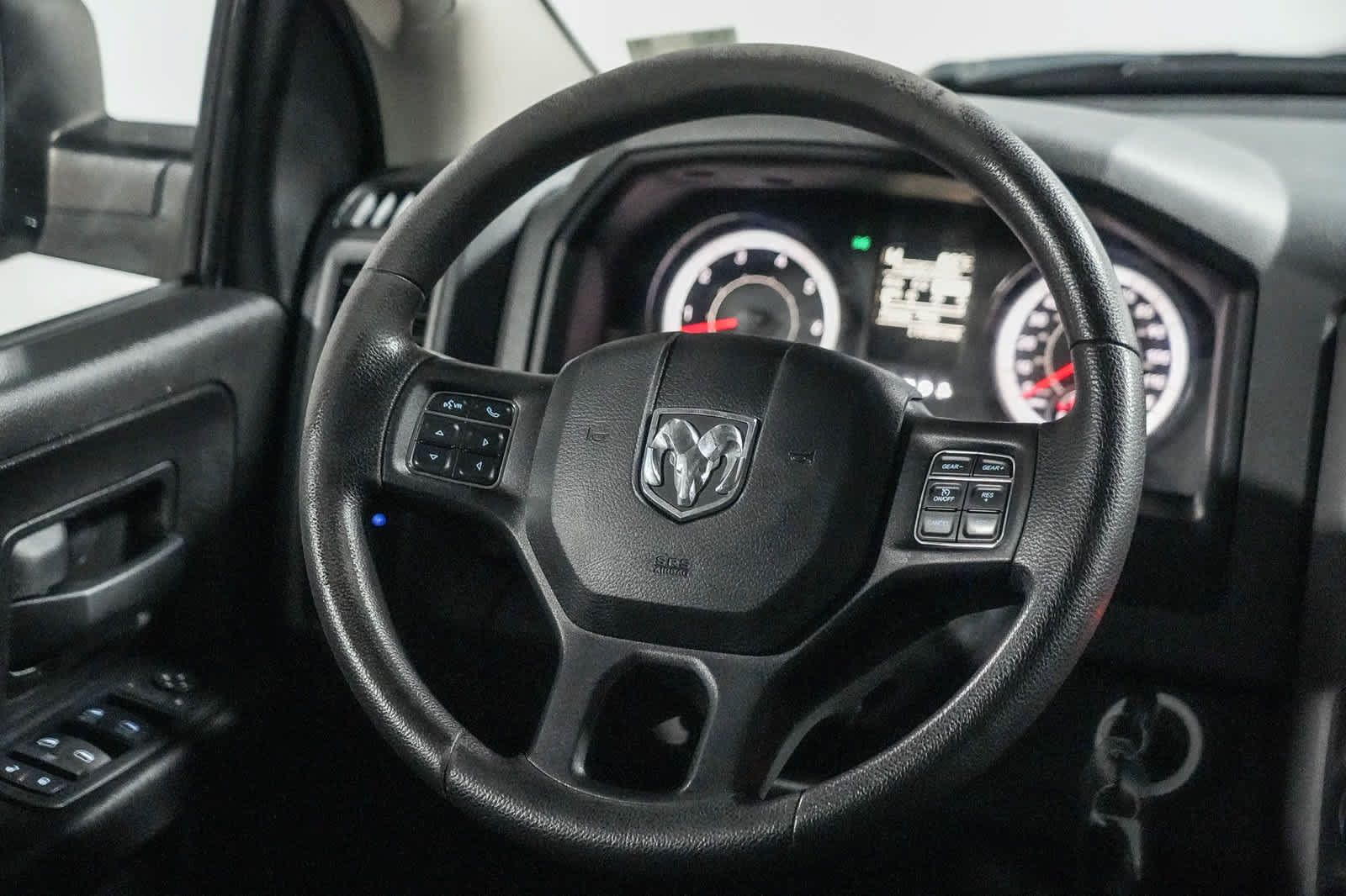 Used 2016 RAM 1500 Express w/ Black Ram 1500 Express Group AWD/4WD image 15