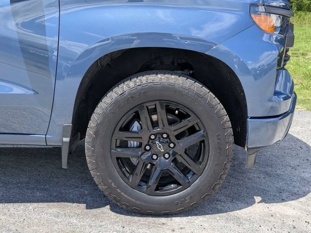 Used 2024 Chevrolet Silverado 1500 Custom w/ Turbomax Blackout Package AWD/4WD image 12