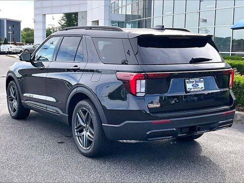 New 2026 Ford Explorer ST-Line RWD image 3
