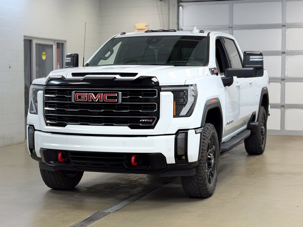 Used 2024 GMC Sierra 2500 AT4 w/ AT4 Premium Plus Package AWD/4WD image 3