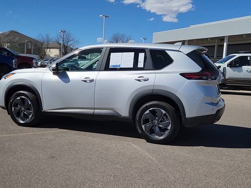 Used 2025 Nissan Rogue SV AWD/4WD image 22