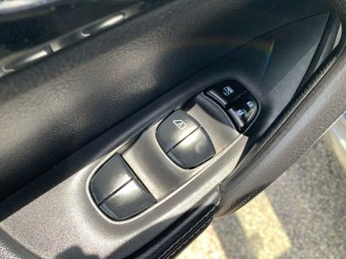 Used 2018 Nissan Rogue Sport SL AWD/4WD image 22