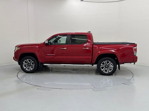 Used 2017 Toyota Tacoma Limited w/ Tow Package image 3