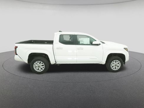 New 2025 Toyota Tacoma SR5 AWD/4WD image 11