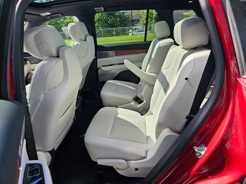 New 2026 Cadillac Vistiq Luxury AWD/4WD image 18