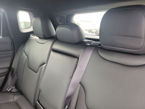 New 2026 Jeep Compass Latitude image 10