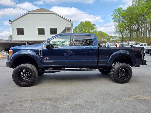 Used 2018 Ford F250 Lariat w/ Lariat Ultimate Package AWD/4WD image 4