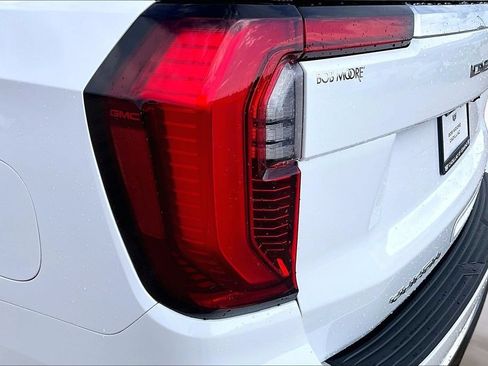 Used 2025 GMC Yukon Denali AWD/4WD image 32