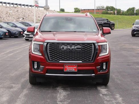 Used 2024 GMC Yukon Denali Ultimate AWD/4WD image 16