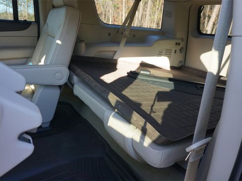 Used 2017 GMC Yukon XL Denali image 15