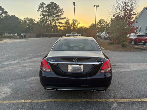 Used 2018 Mercedes-Benz C 300 4MATIC Sedan image 3