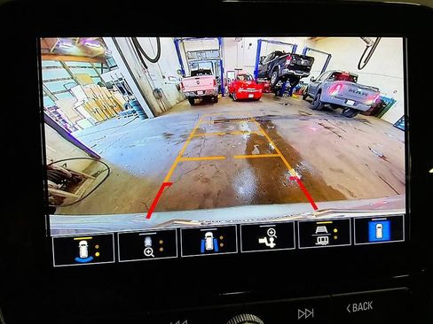 Used 2024 Chevrolet Equinox Premier FWD image 21