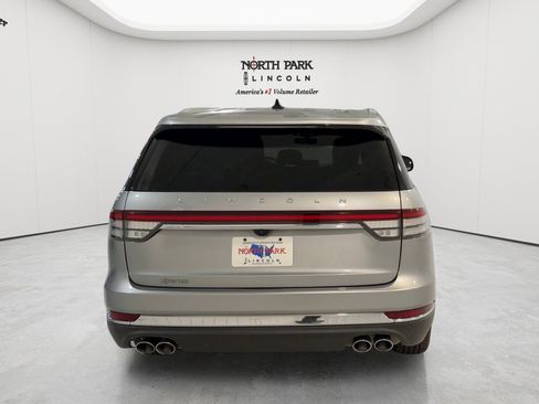 Used 2023 Lincoln Aviator Reserve RWD image 4