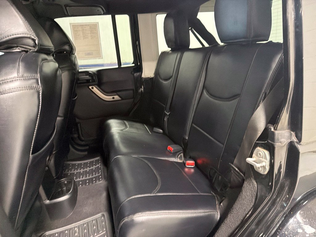 Used 2016 Jeep Wrangler Unlimited Sahara AWD/4WD image 12