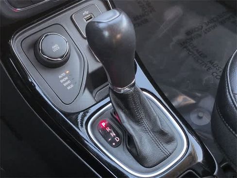 Used 2018 Jeep Compass Latitude w/ Popular Equipment Group image 30