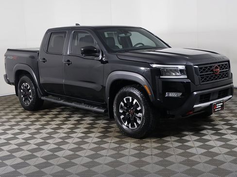 Used 2022 Nissan Frontier PRO-4X image 2