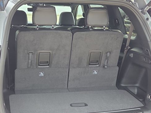 New 2026 Jeep Grand Cherokee L Limited w/ Luxury Tech Group II image 8