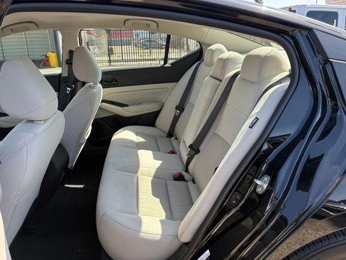 Used 2025 Nissan Altima 2.5 SV image 25