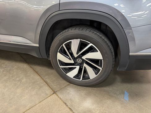 Used 2024 Volkswagen Atlas SEL AWD/4WD image 26