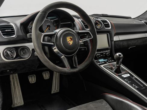 Used 2016 Porsche Cayman GT4 image 13