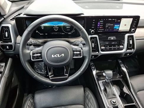 Certified 2022 Kia Sorento SX Prestige AWD/4WD image 12