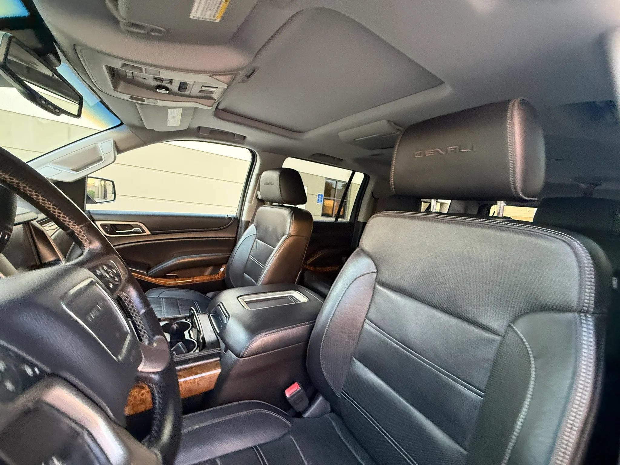 Used 2015 GMC Yukon XL Denali w/ Touring Package AWD/4WD image 16