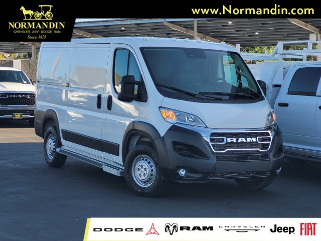 Used 2025 RAM ProMaster 2500 w/ U-Haul Equipment Group FWD image 1