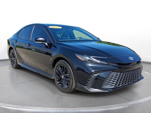 Used 2025 Toyota Camry SE w/ Convenience Package AWD/4WD image 1