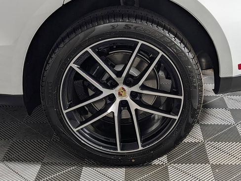 New 2026 Porsche Macan image 12