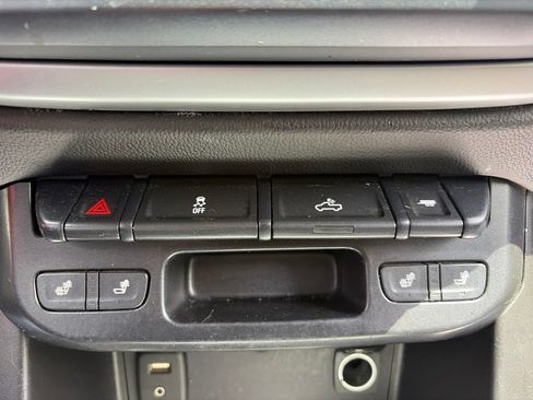 Used 2017 Chevrolet Colorado LT w/ Midnight Edition AWD/4WD image 17