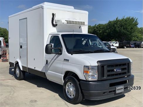 Used 2023 Ford E-350 and Econoline 350 Super Duty w/ Power Windows & Locks Group RWD image 3