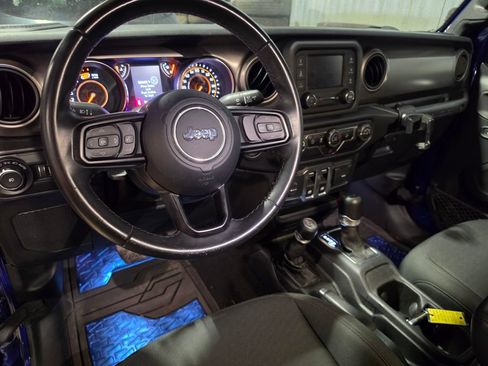 Used 2020 Jeep Wrangler Sport AWD/4WD image 4