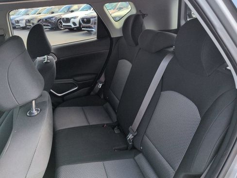 Used 2023 Kia Soul LX w/ LX Technology Package FWD image 10