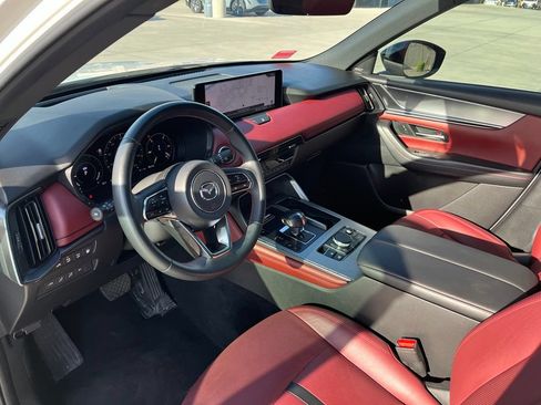 Used 2025 MAZDA CX-70 Plug-In Hybrid w/ Premium Plus AWD/4WD image 11
