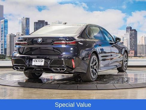 Used 2025 BMW 760i xDrive w/ Premium Package AWD/4WD image 8