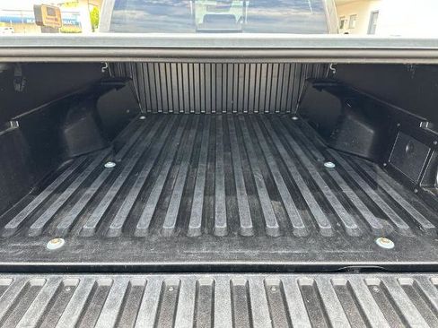 Used 2019 Toyota Tacoma TRD Sport w/ Technology Package AWD/4WD image 6
