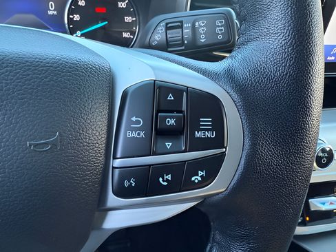 Used 2022 Ford Explorer XLT w/ Equipment Group 202A AWD/4WD image 19