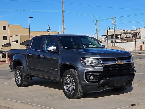 Used 2022 Chevrolet Colorado LT w/ Luxury Package image 6